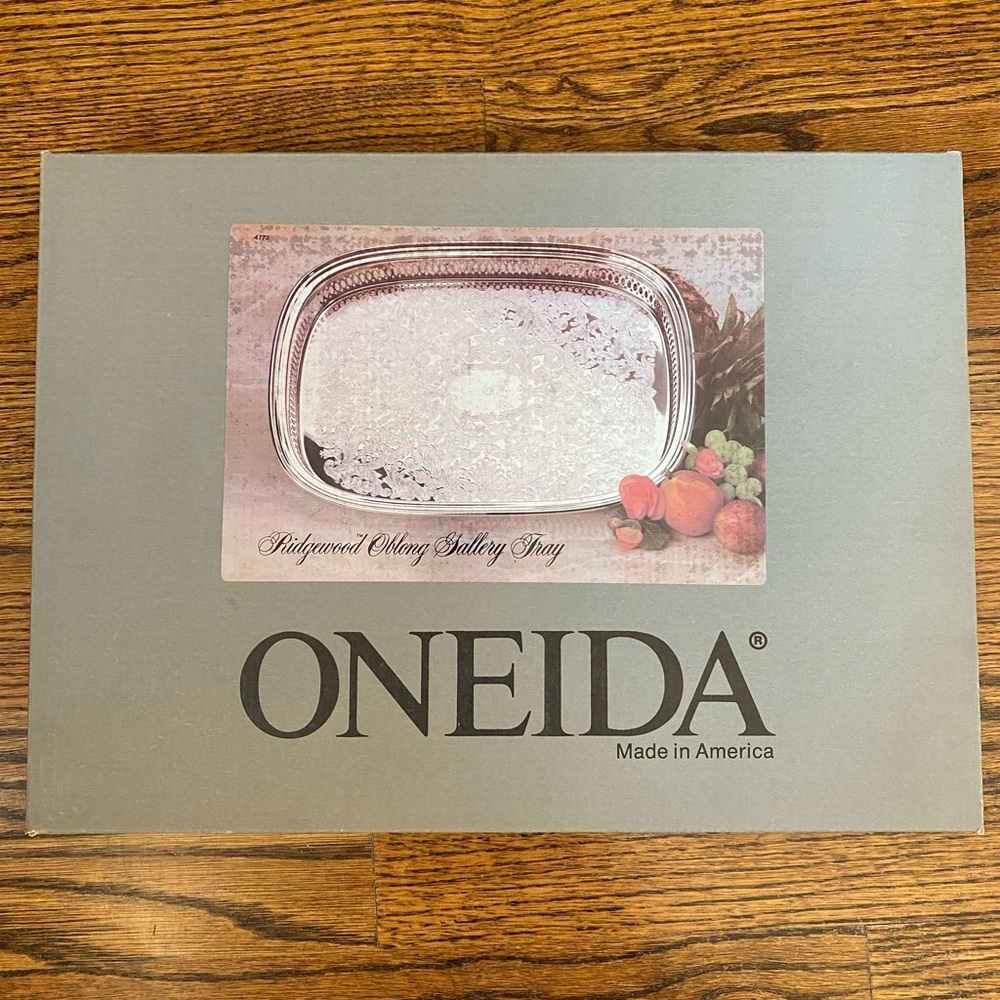 Vintage Oneida Silverplate Ridgewood Tray